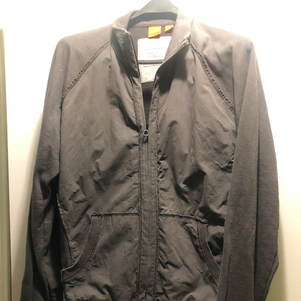 Beautiful Hugo Boss zip-up jacket for men